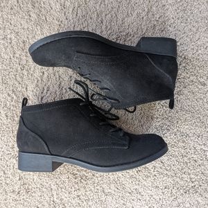 Makalu California Black Ankle Boots